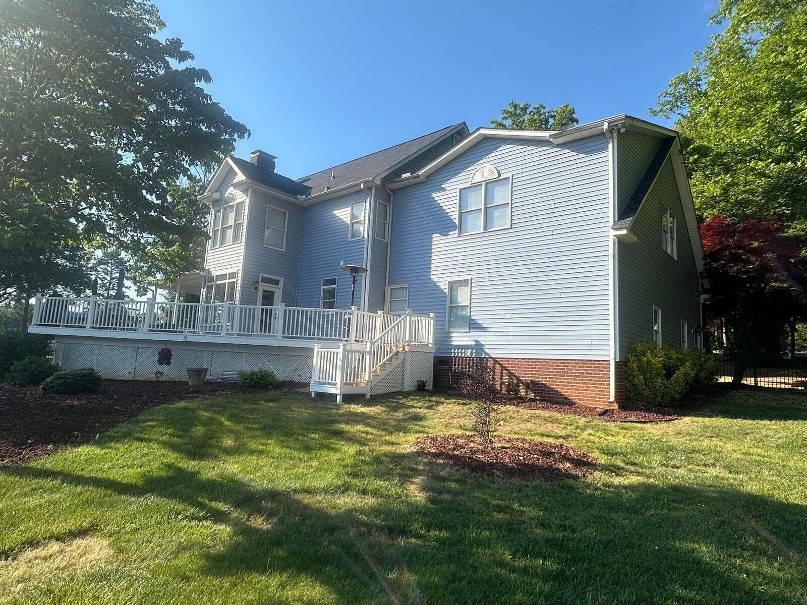 New vinyl siding on a Mooresville home near Lake Norman